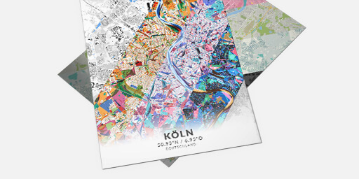 Zwei Stadtplan-Poster in verschiedenen Stilen